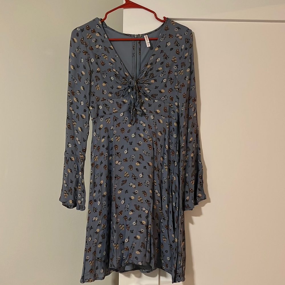 Retro 70’s Tie Front Long Sleeve Dress